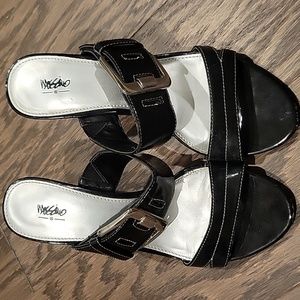 Patent leather Sandal